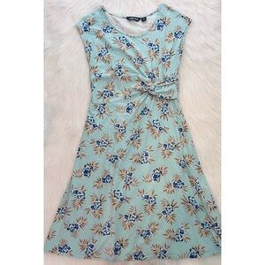 Lands’ End Floral Fit and Flare Dress 💙🤍🤎